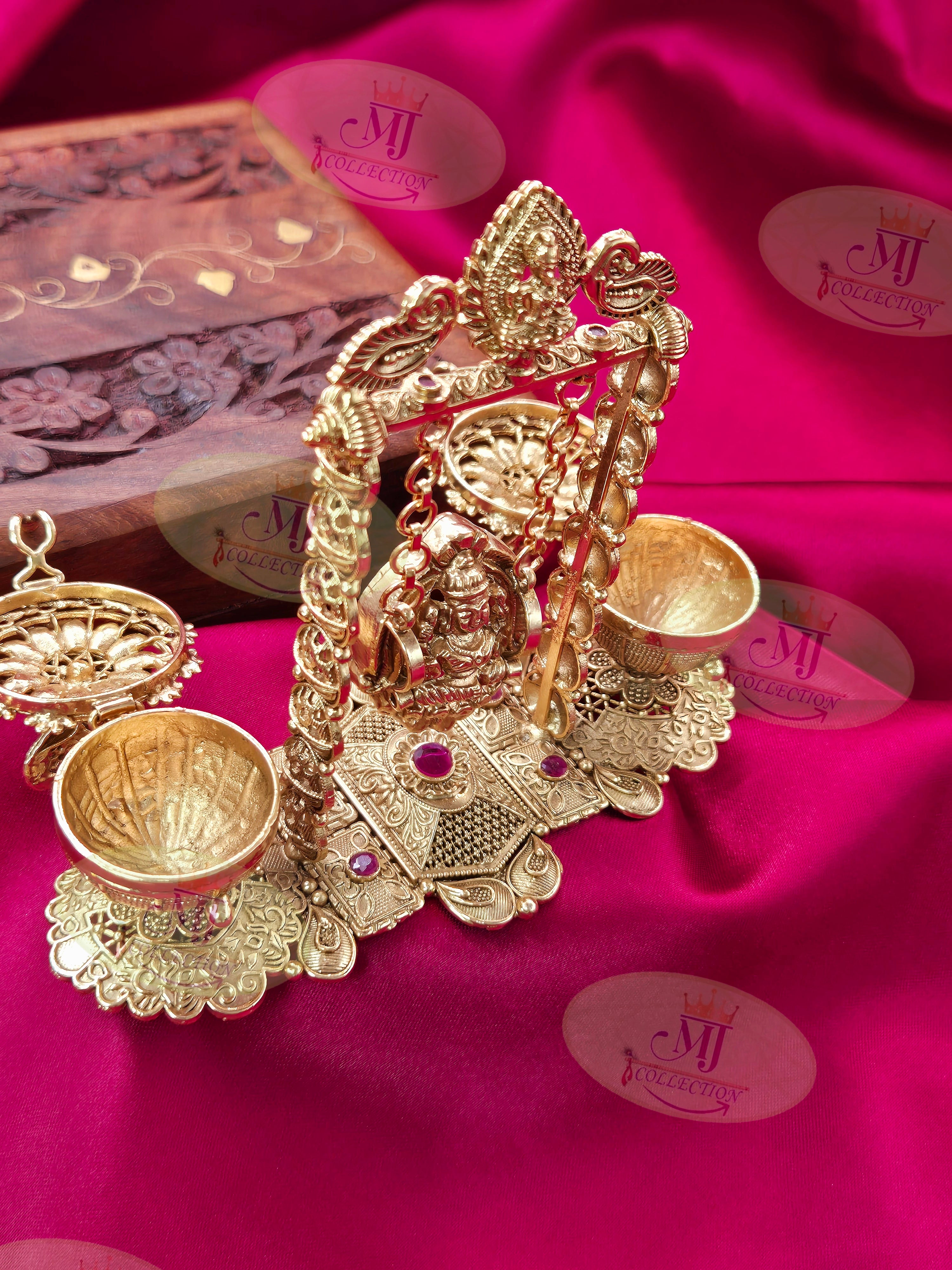 ANTIQUE JHULA KARANDA