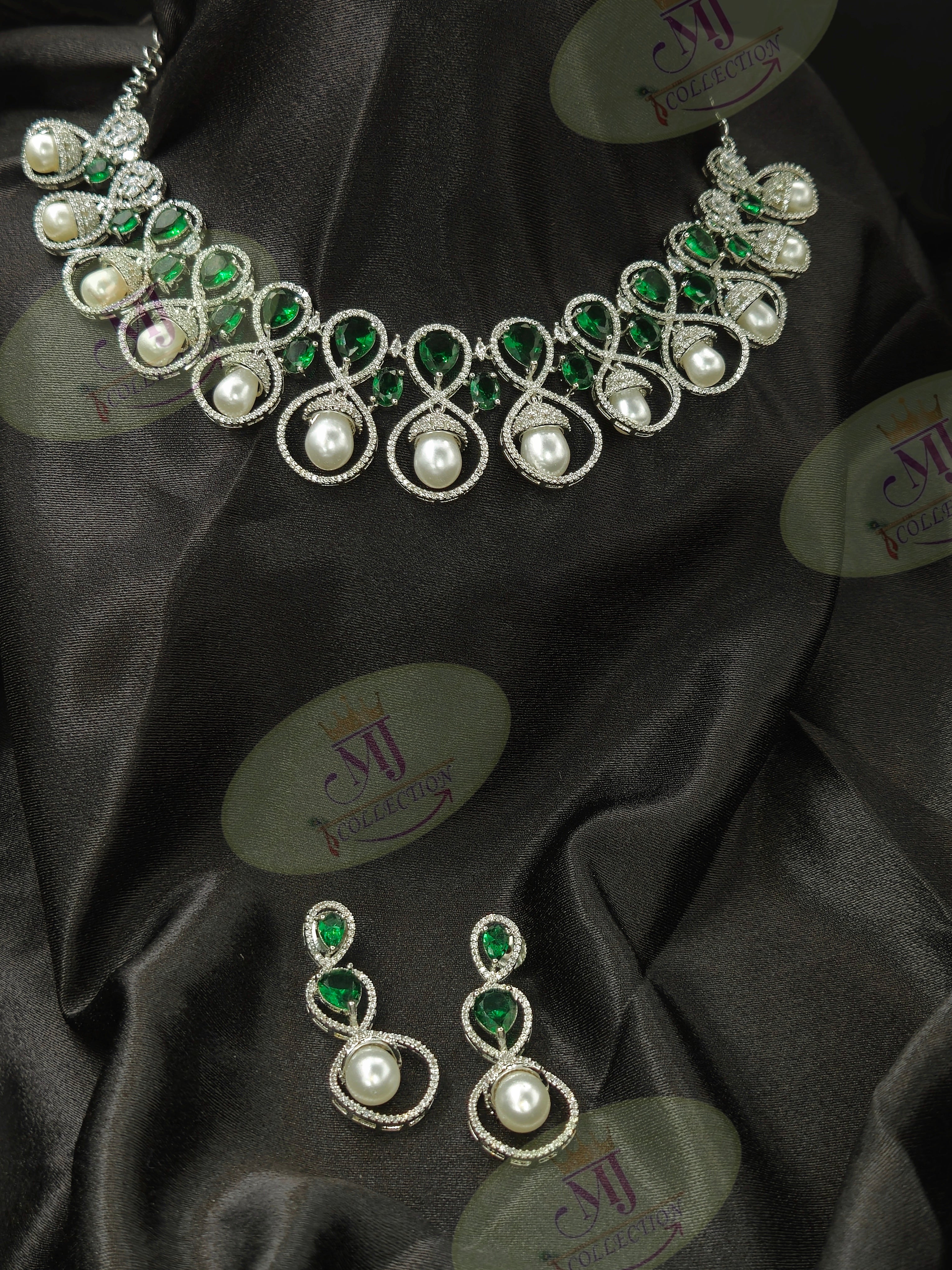 PEARL EMERALD DIAMOND NECKLACE