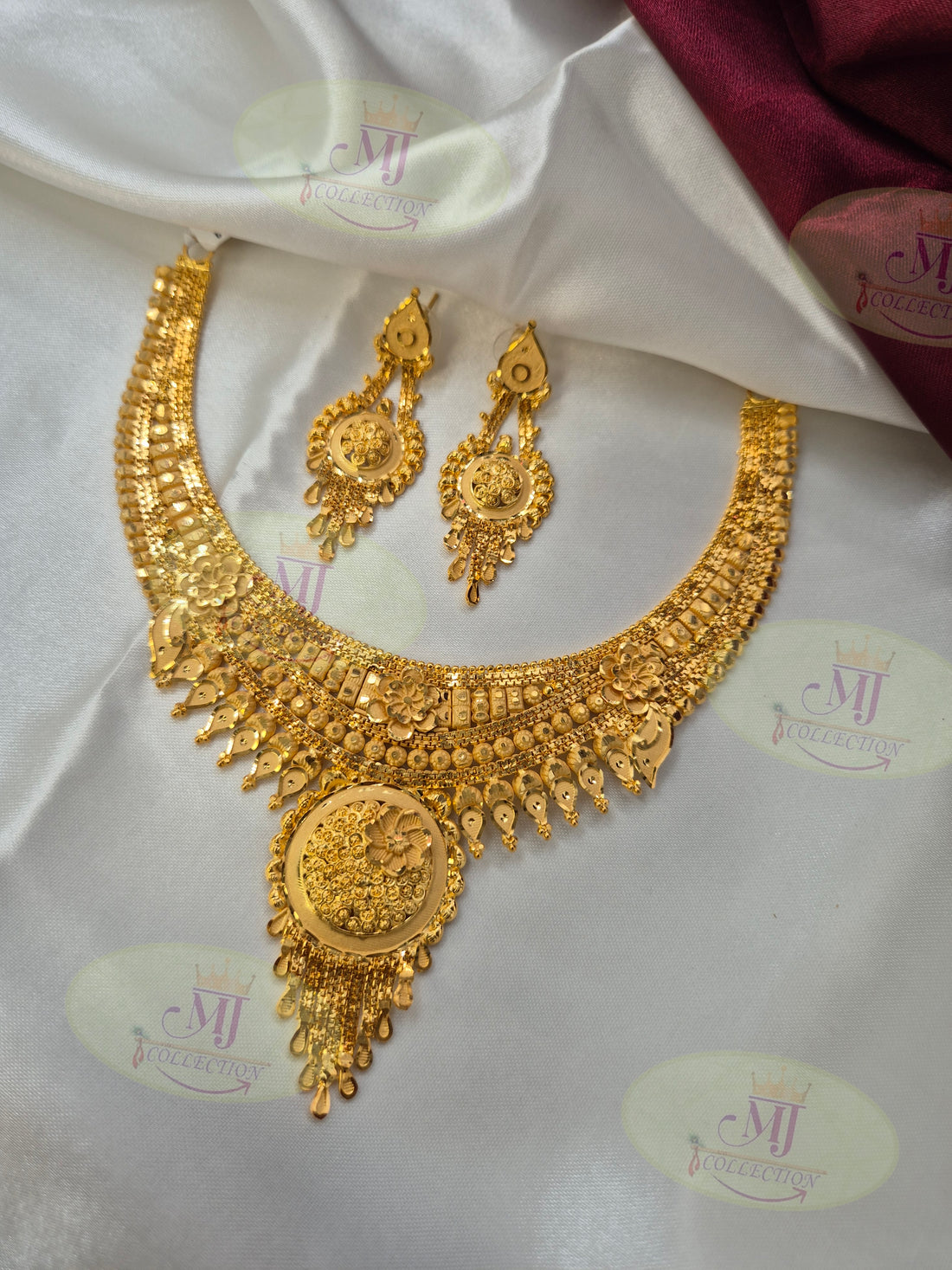 BHARZARI NECKLACE