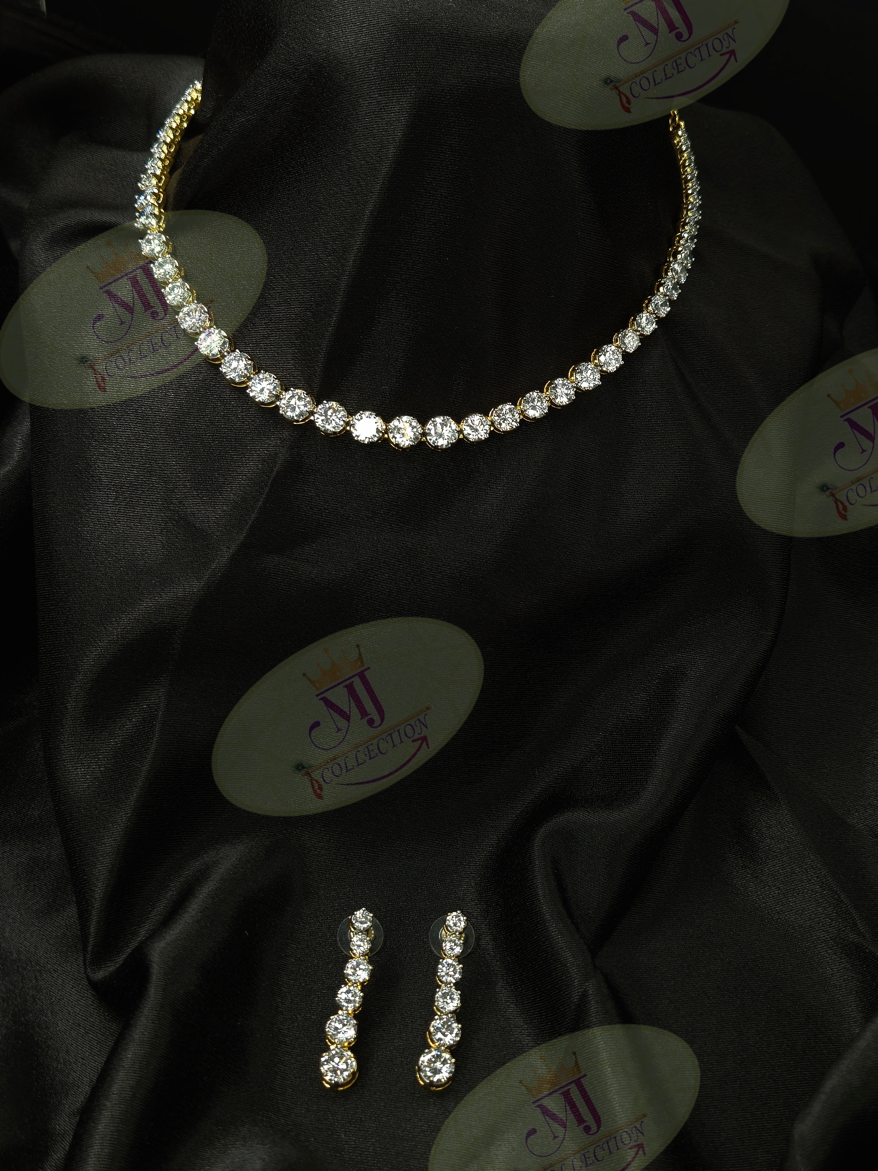 LUME DIAMOND NECKLACE