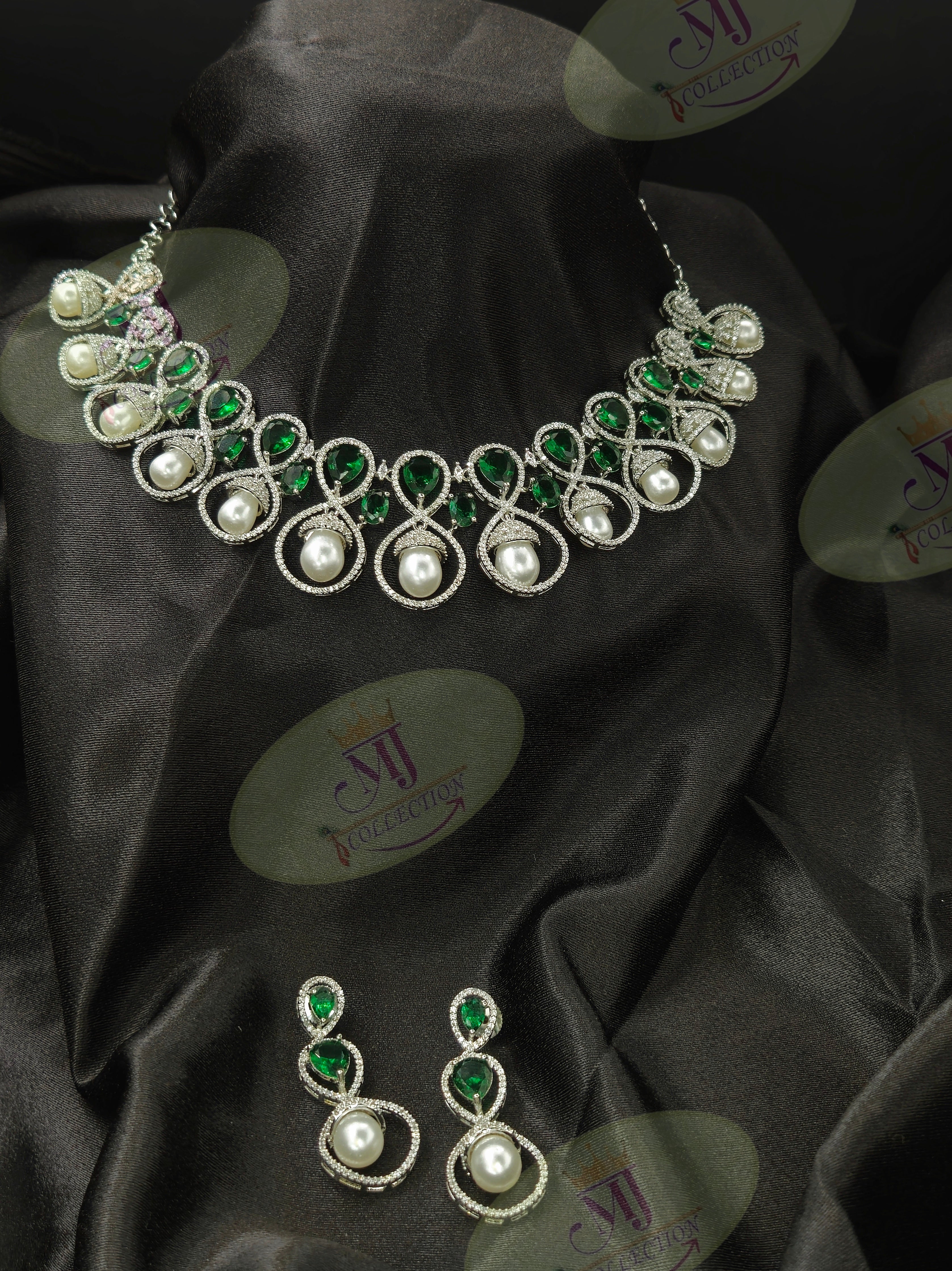 PEARL EMERALD DIAMOND NECKLACE