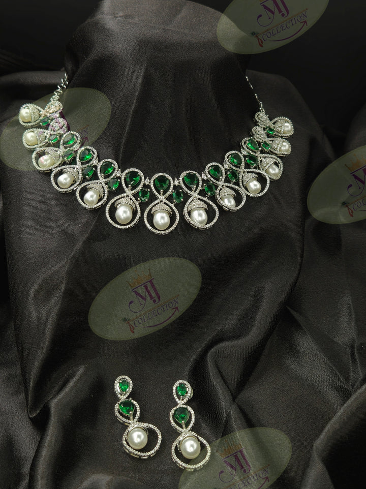 PEARL EMERALD DIAMOND NECKLACE