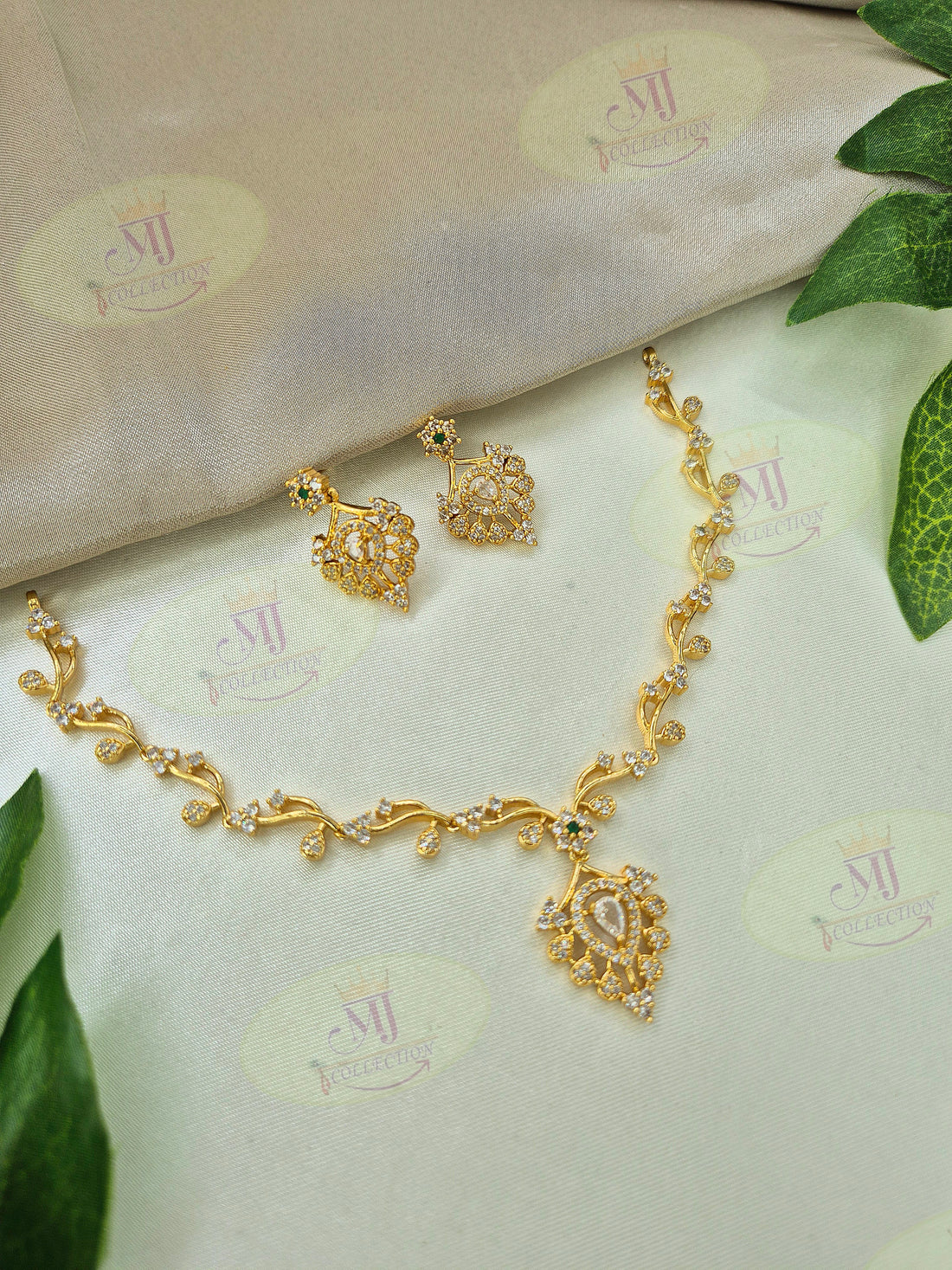 PRANISHA NECKLACE 3