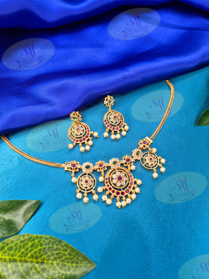 VIYARA NECKLACE