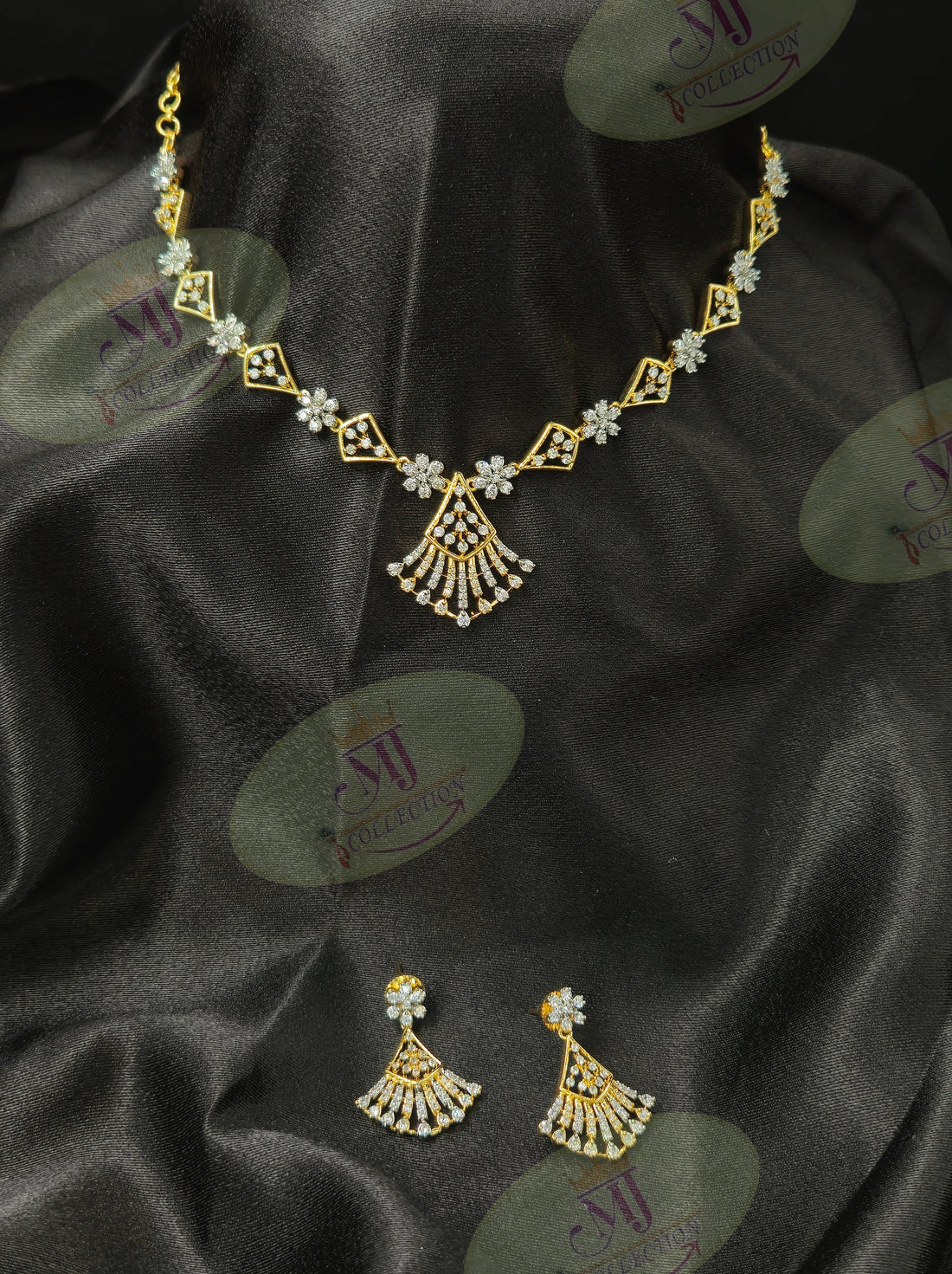 RIYORA DIAMOND NECKLACE