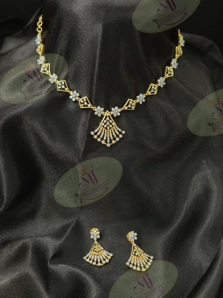 RIYORA DIAMOND NECKLACE