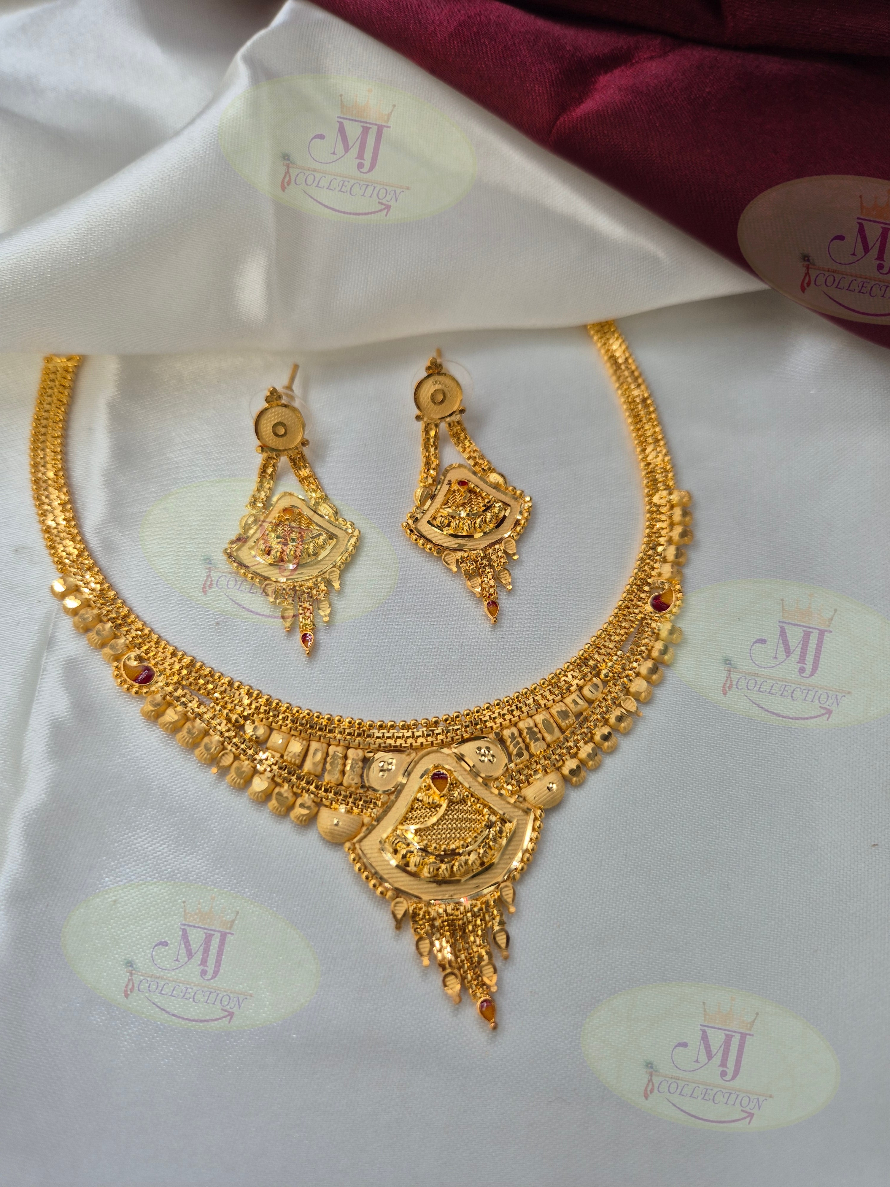 RUPERI NECKLACE