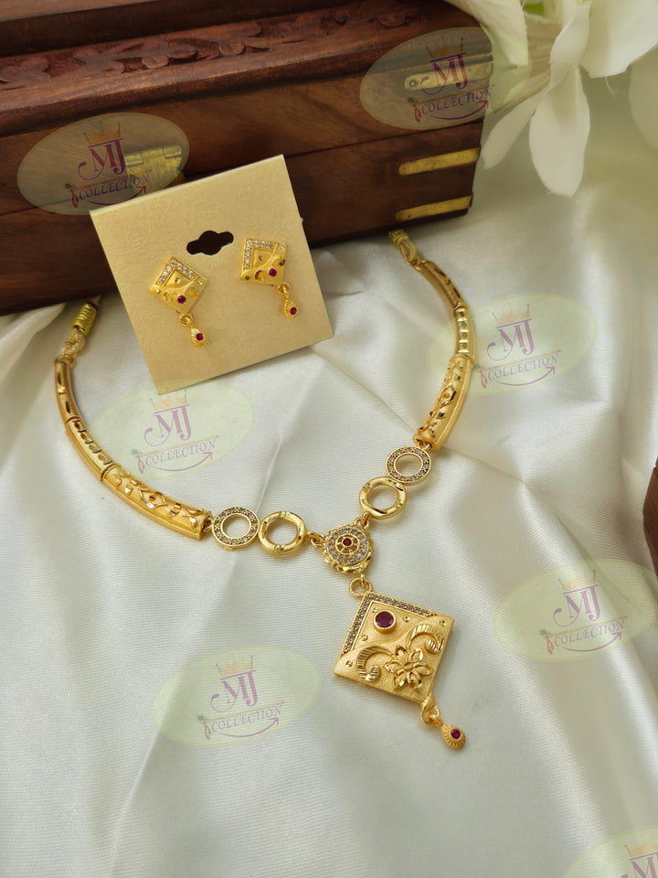 Devika Necklace 1