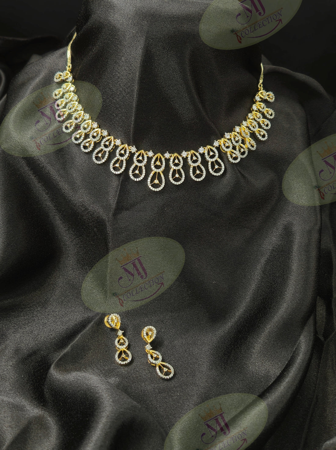 ELIRA DIAMOND NECKLACE