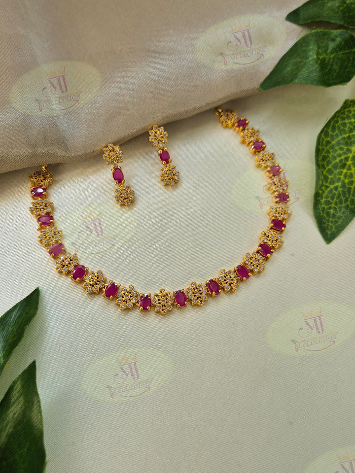 DELICATE NECKLACE 3