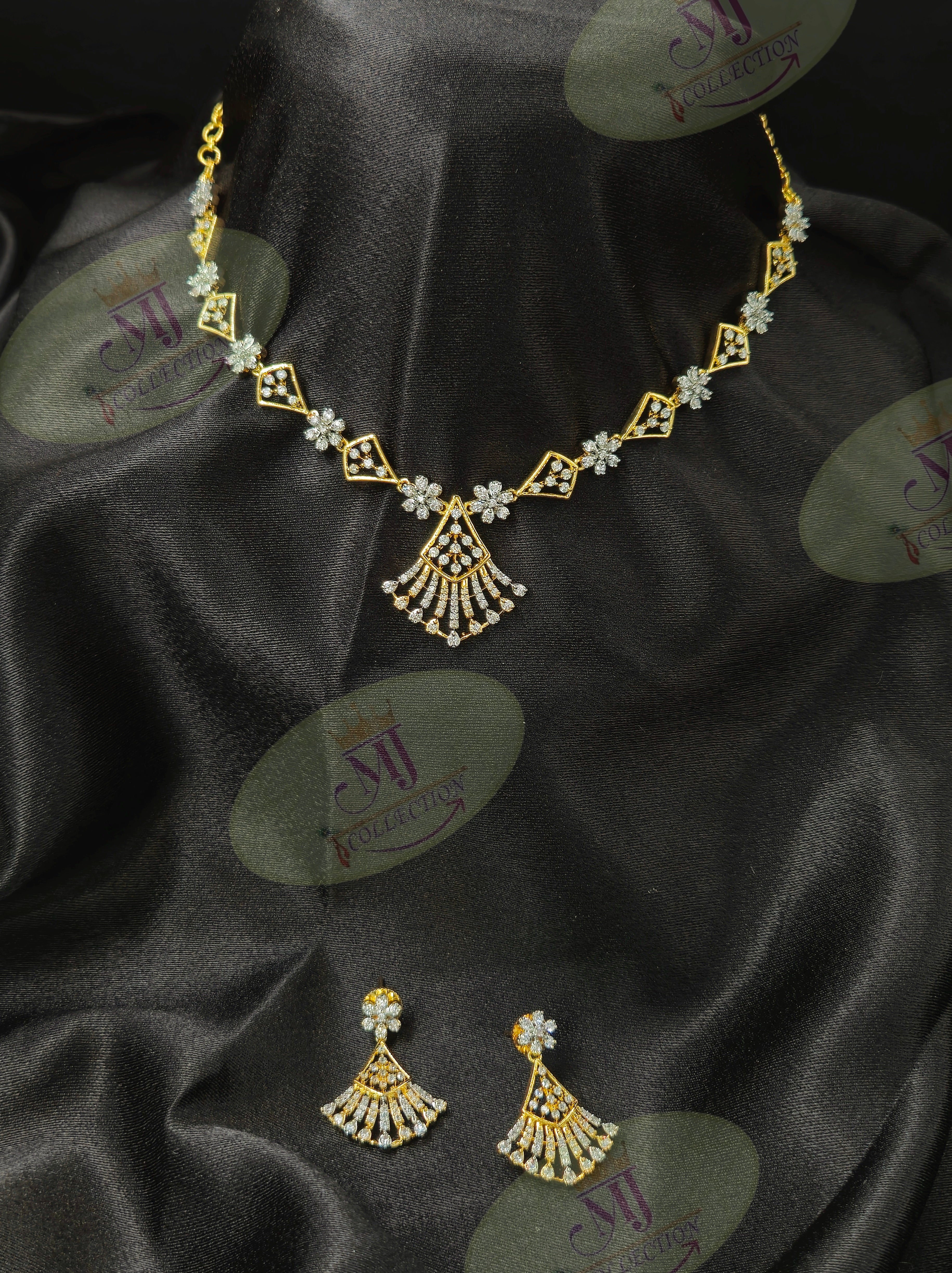 RIYORA DIAMOND NECKLACE