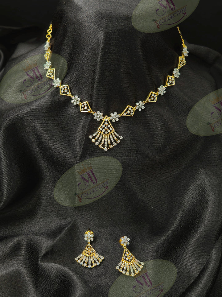 RIYORA DIAMOND NECKLACE
