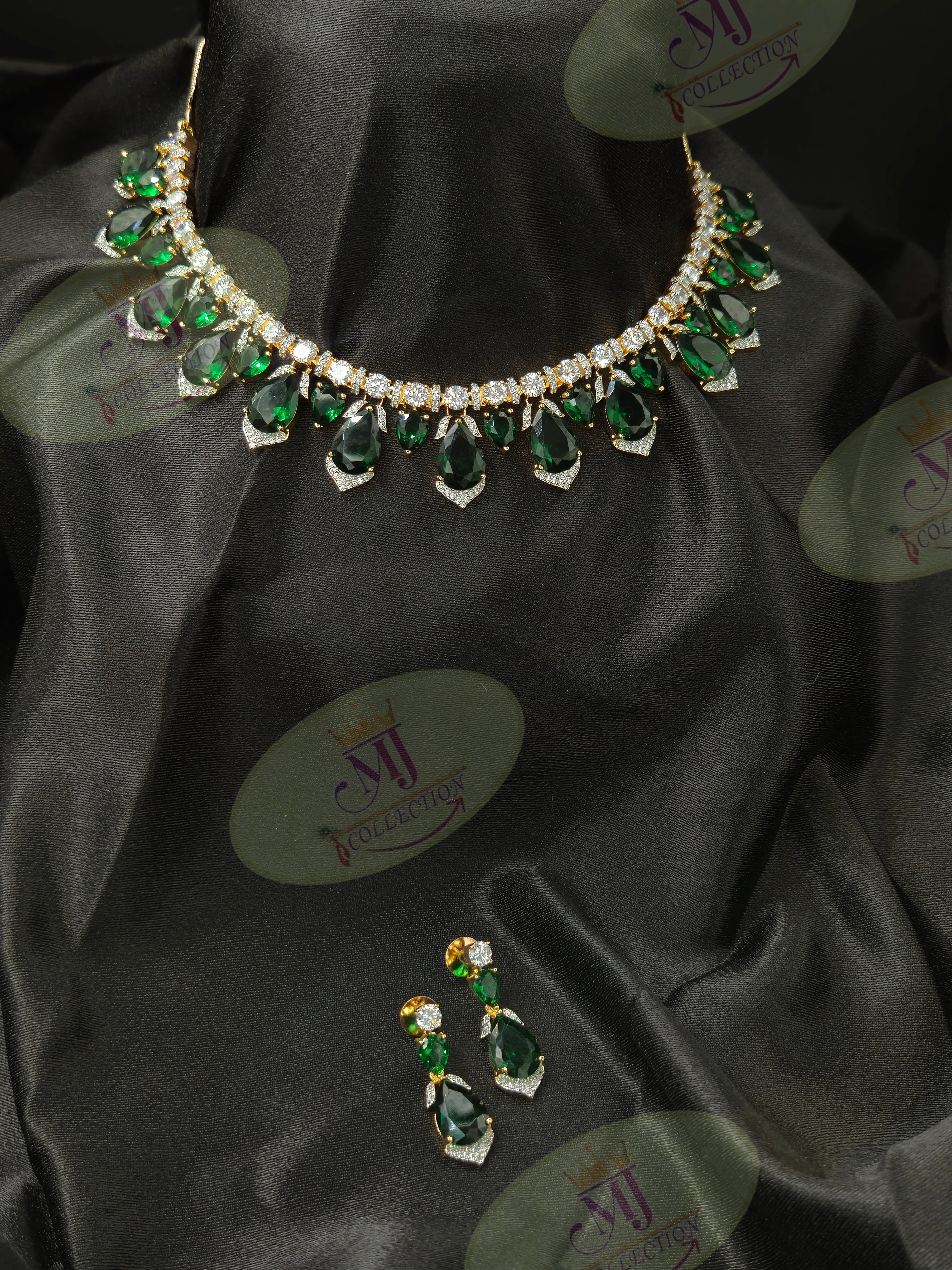 VIRA GREEN DIAMOND NECKLACE