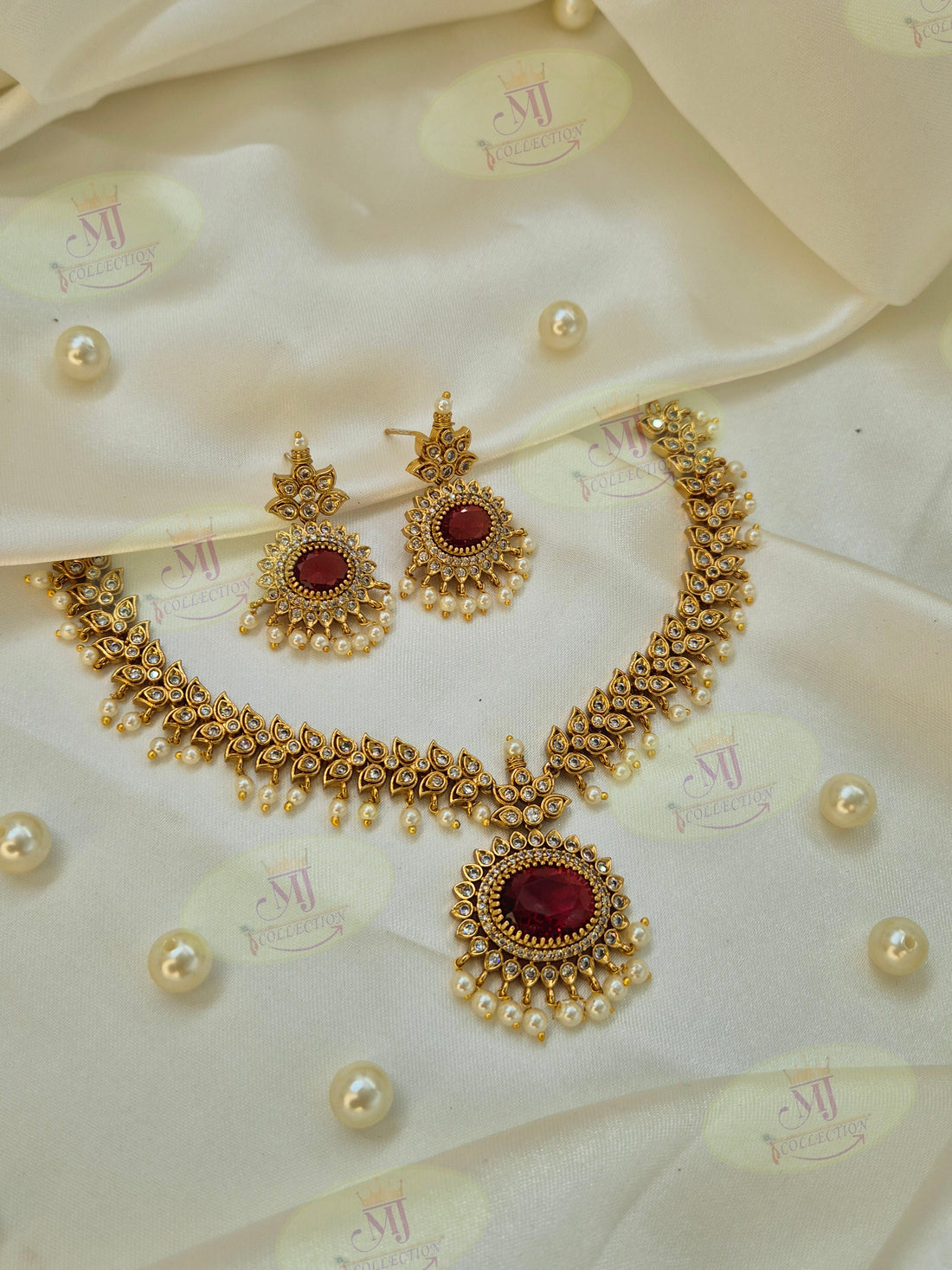 BHAVYA NECKLACE