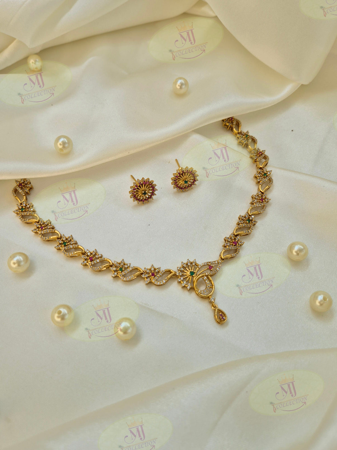 RIV NECKLACE