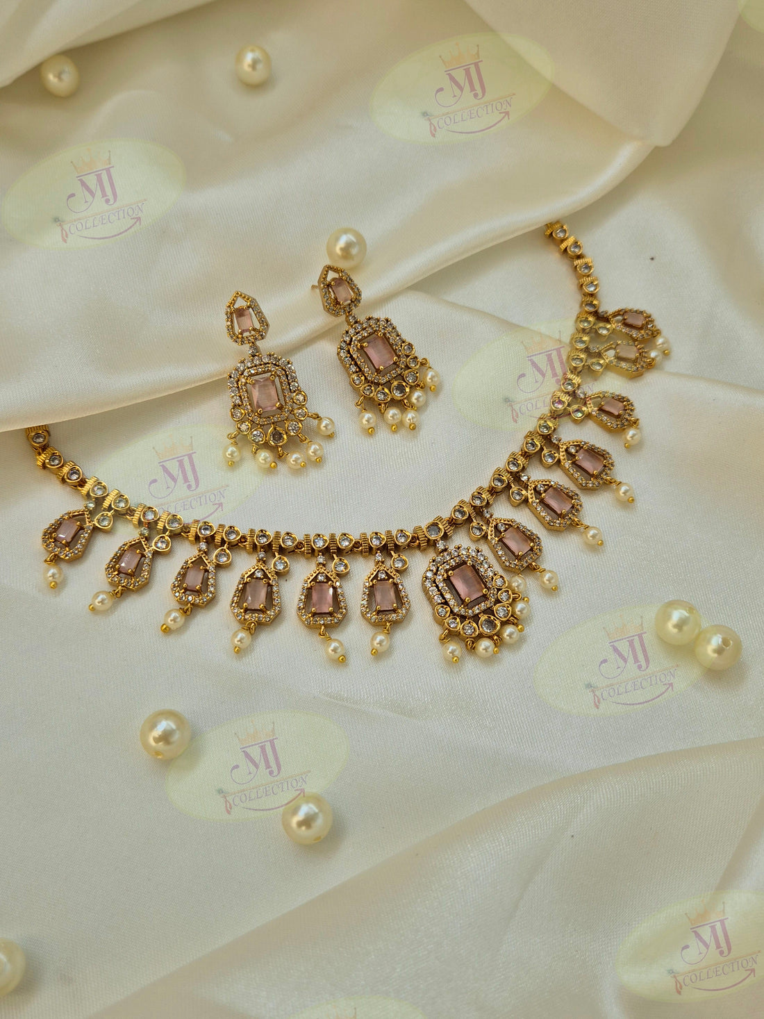 VAI NECKLACE