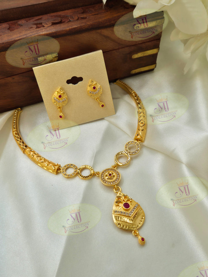 Devika Necklace 2