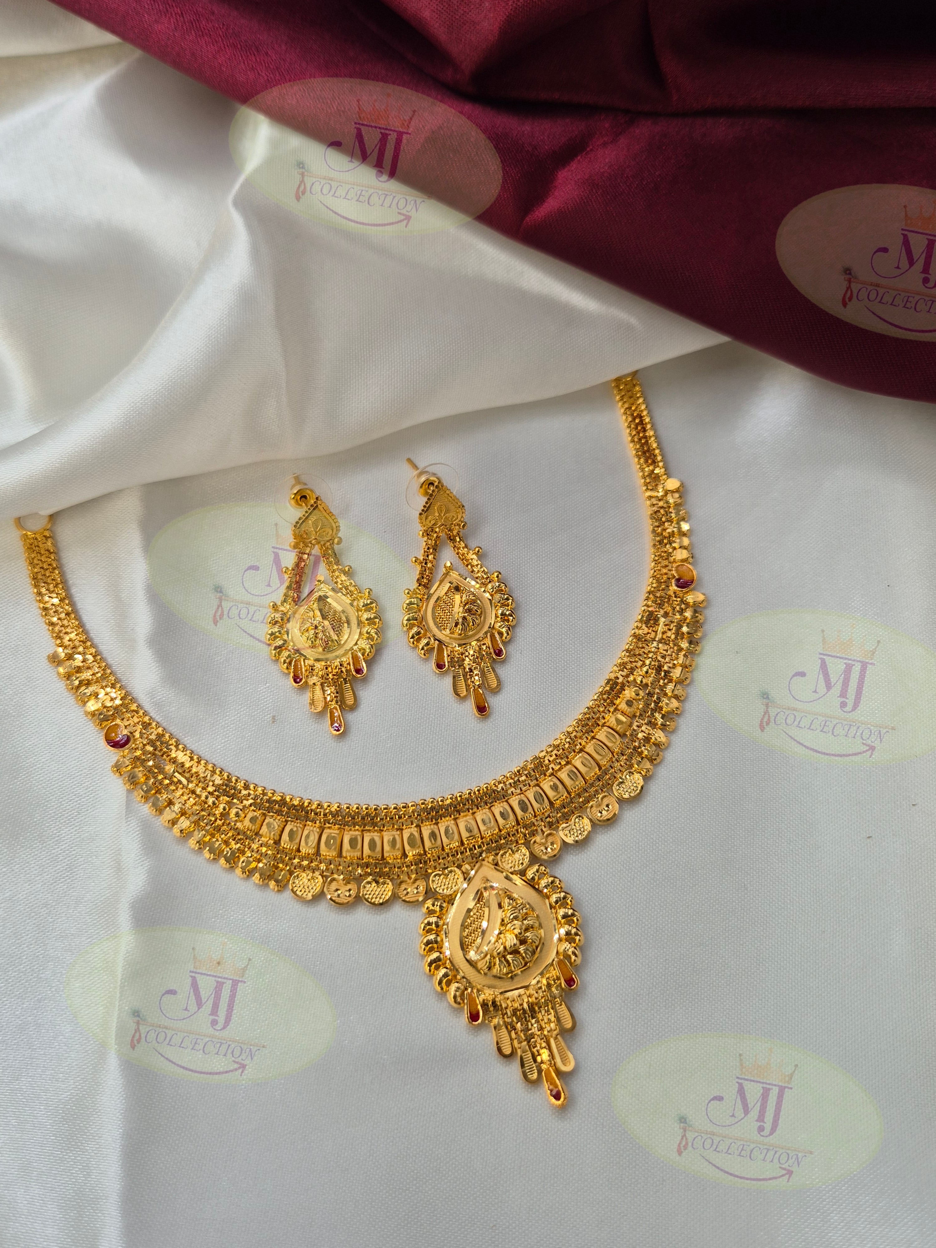 DROP NECKLACE
