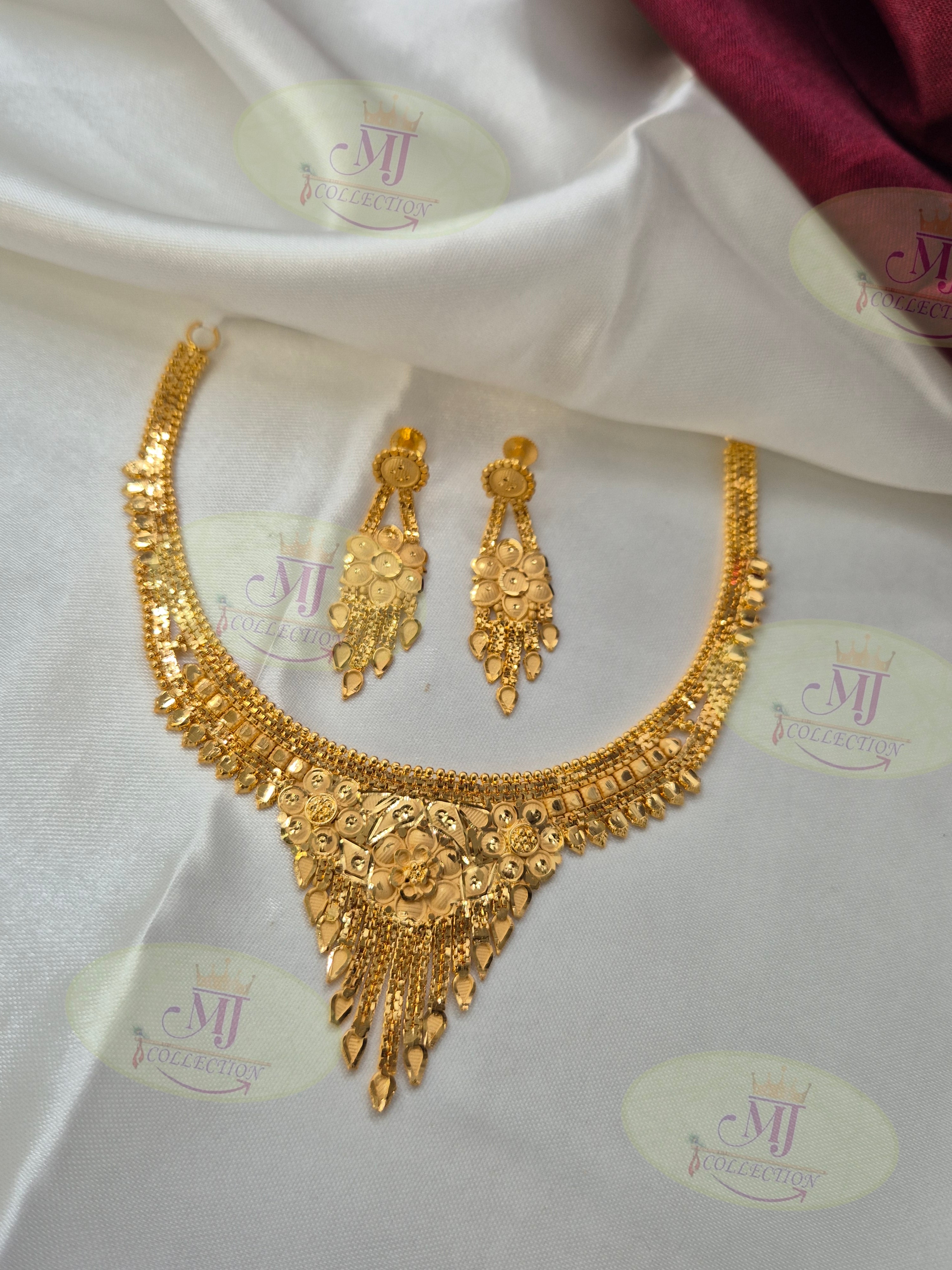FLORA NECKLACE