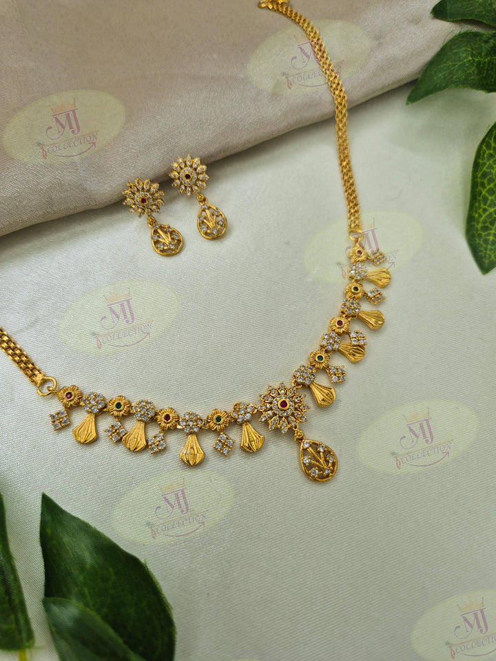 SHRIV NECKLACE