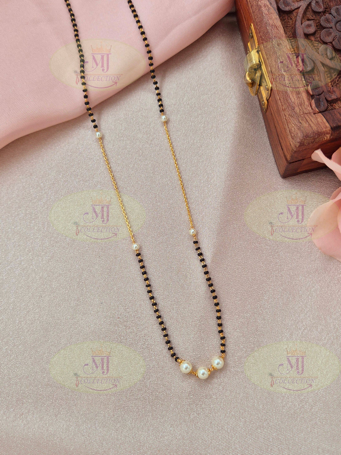 Chic pearl Mangalsutra