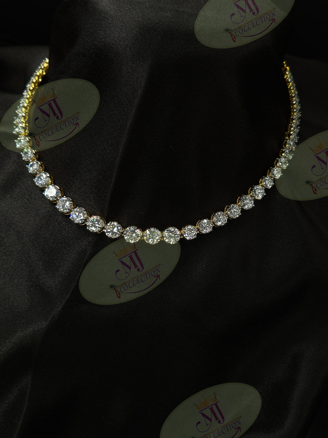 LUME DIAMOND NECKLACE