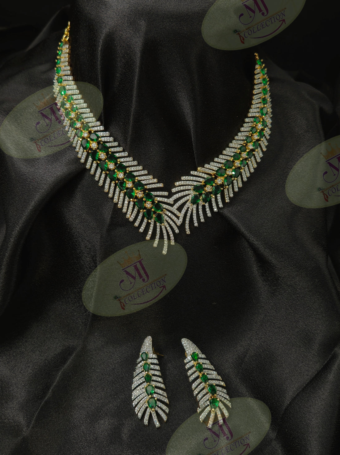 FEATHER DIAMOND NECKLACE