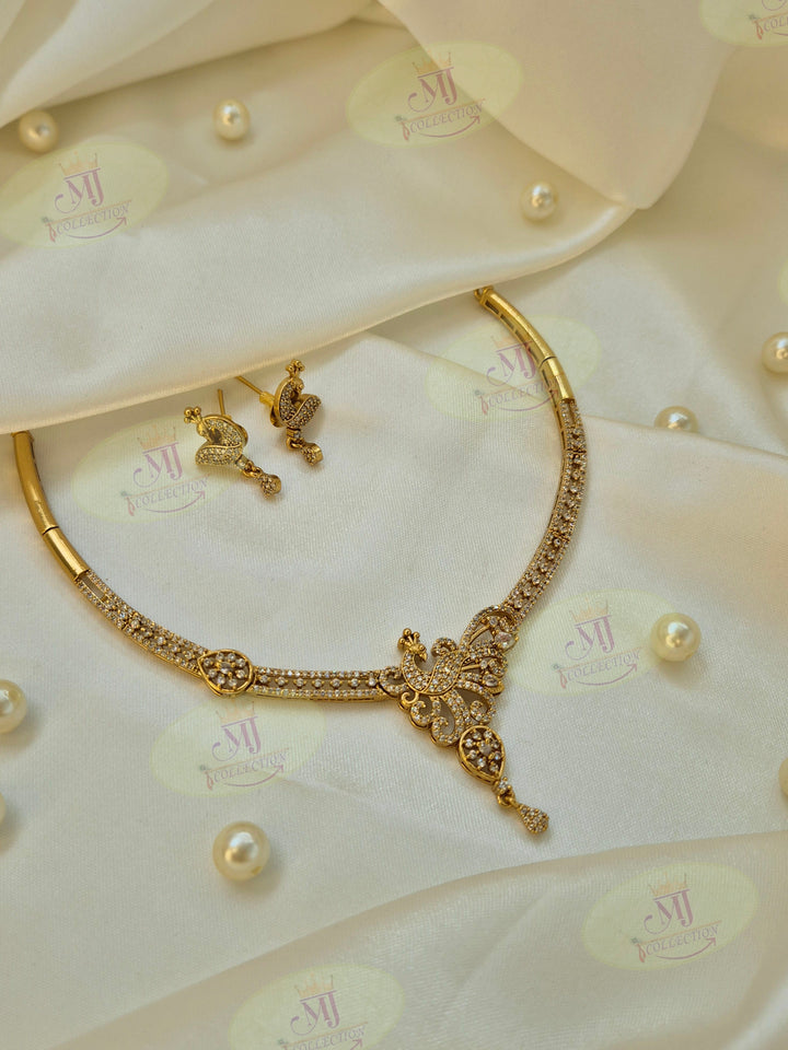 ESHI NECKLACE