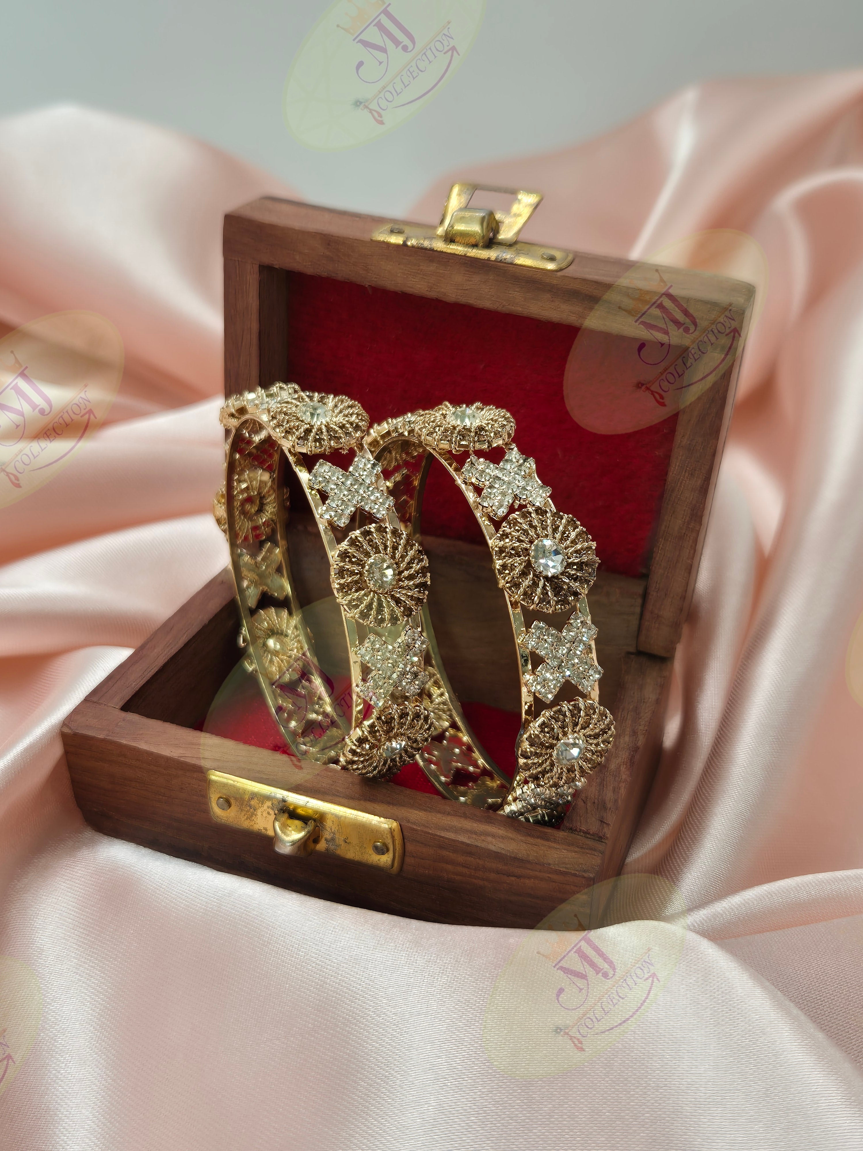 FANCY BANGLES 37
