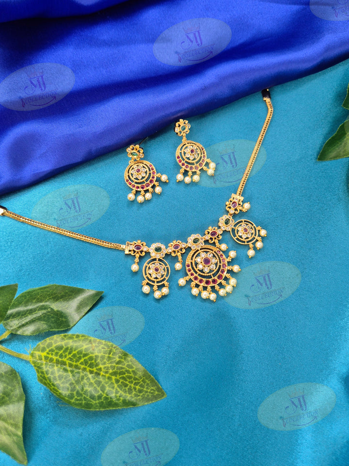 VIYARA NECKLACE