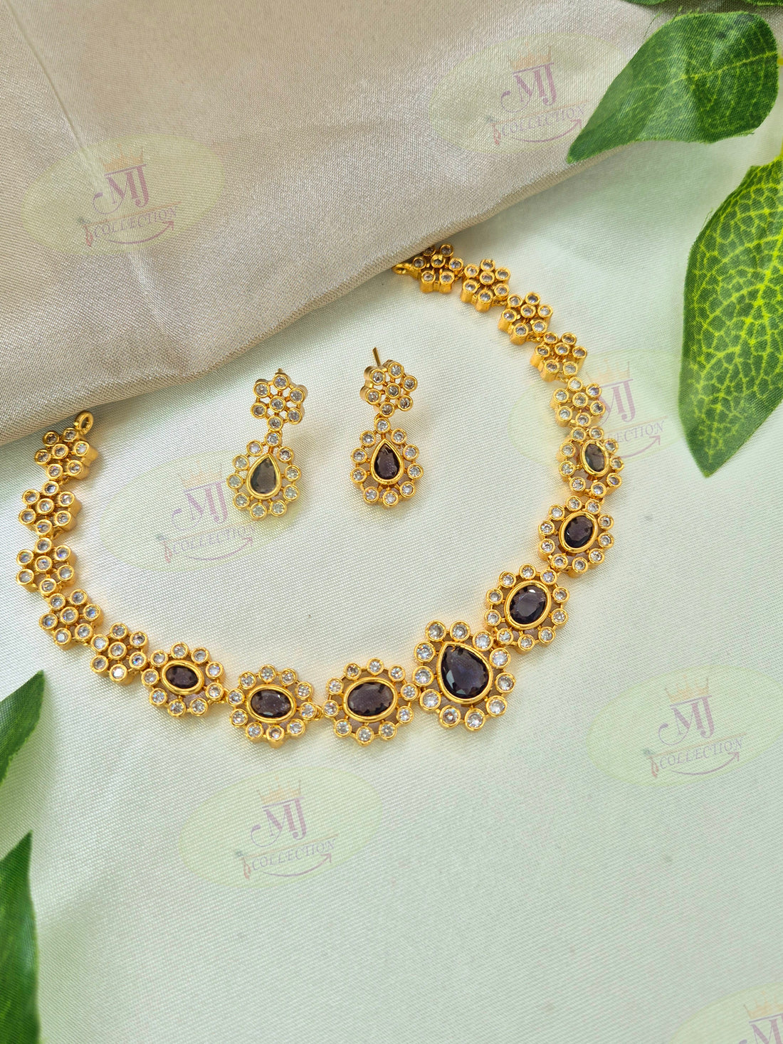 DISHA NECKLACE 5