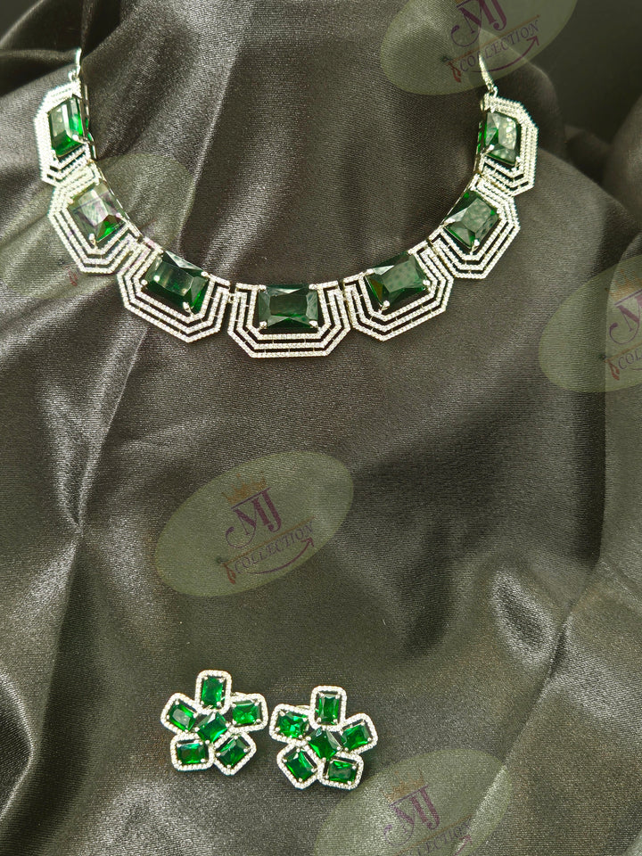 AURA DIAMOND NECKLACE