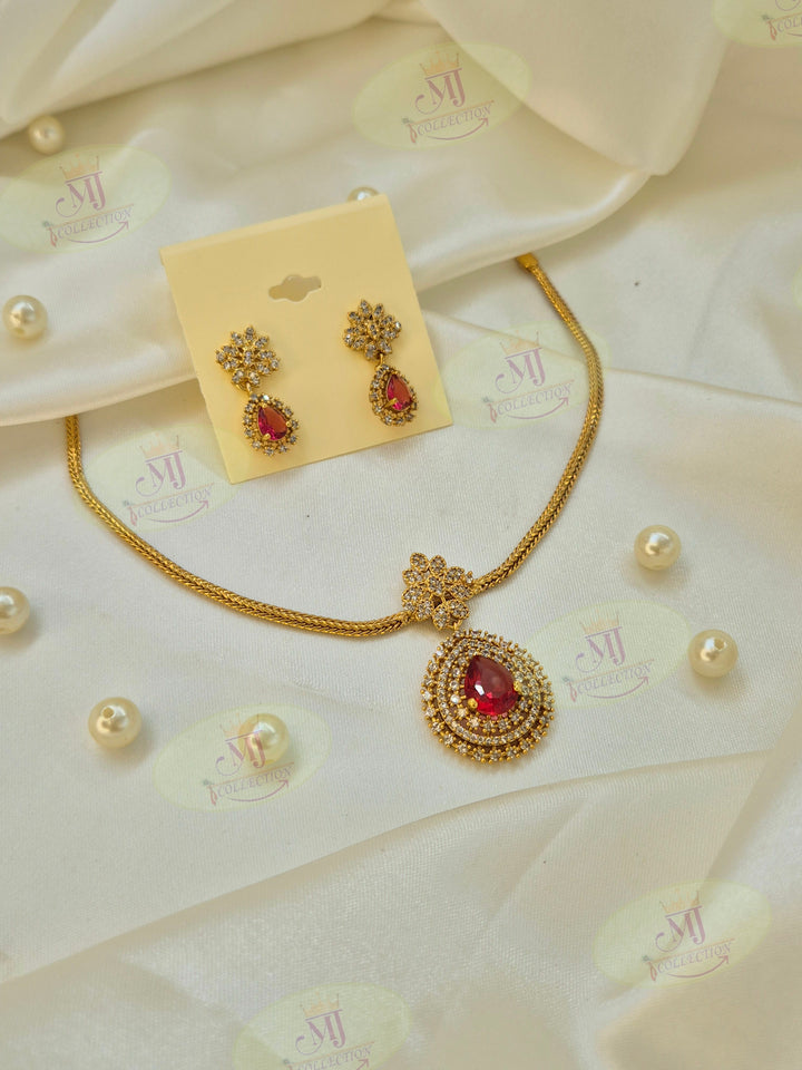 NOOR NECKLACE