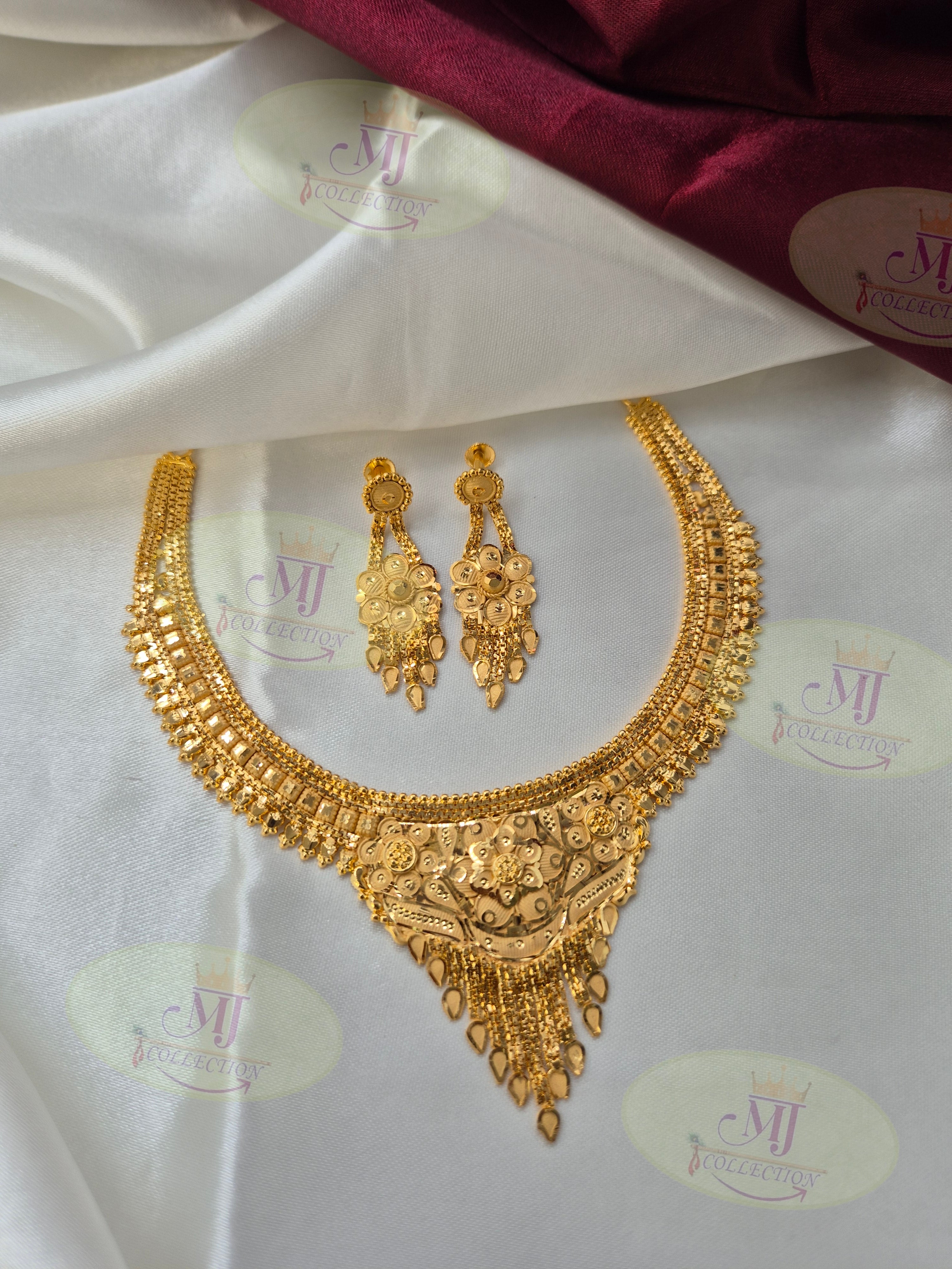 PHOOLPARI NECKLACE