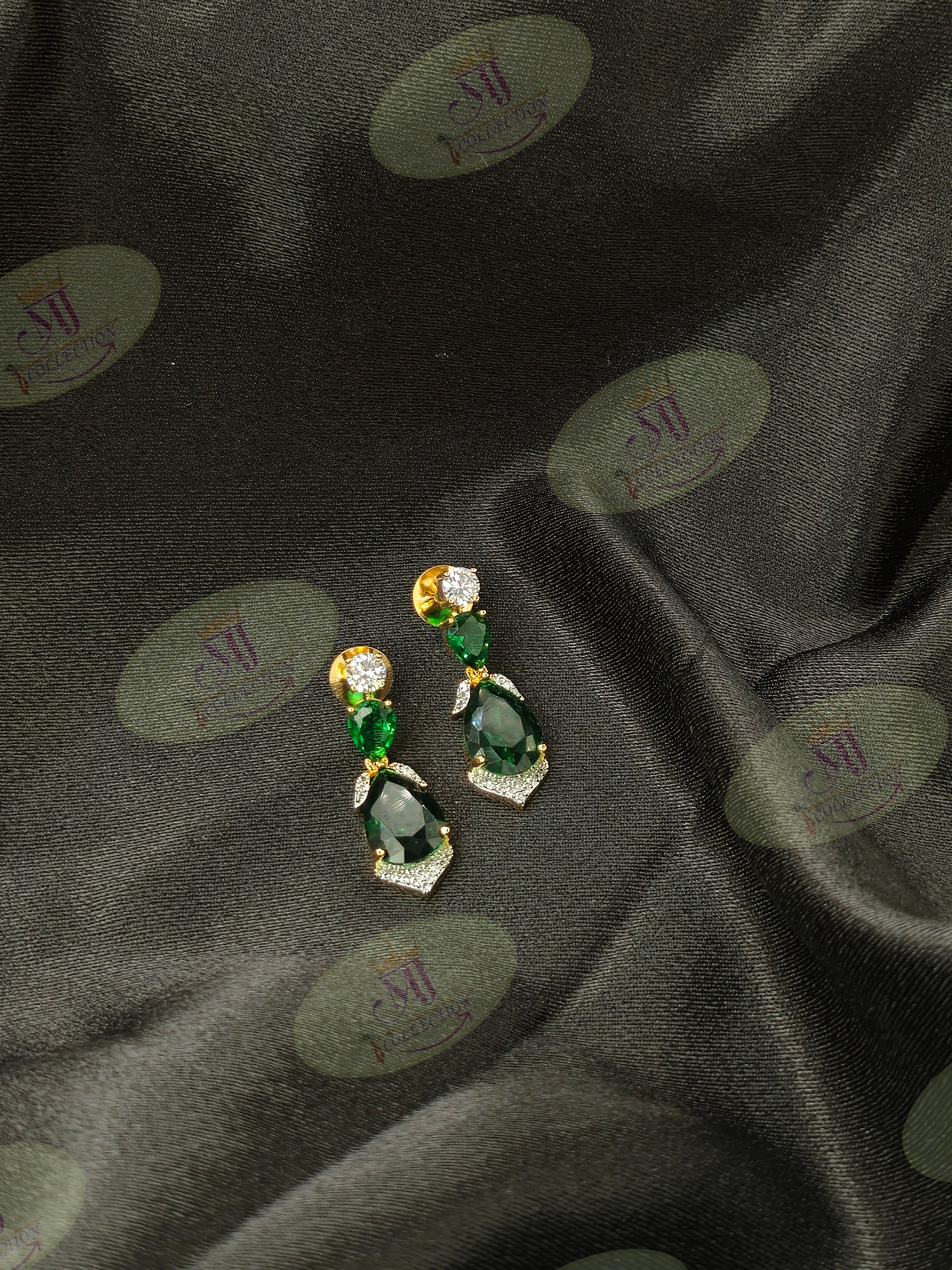VIRA GREEN DIAMOND NECKLACE