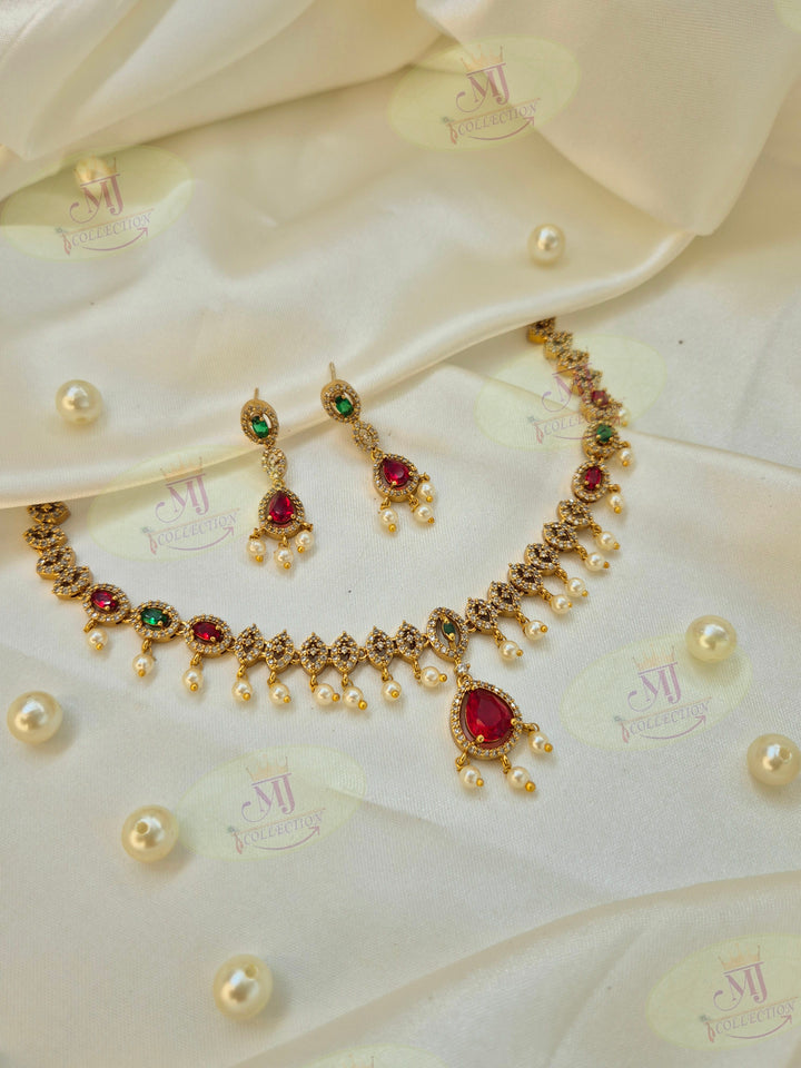 TIA NECKLACE