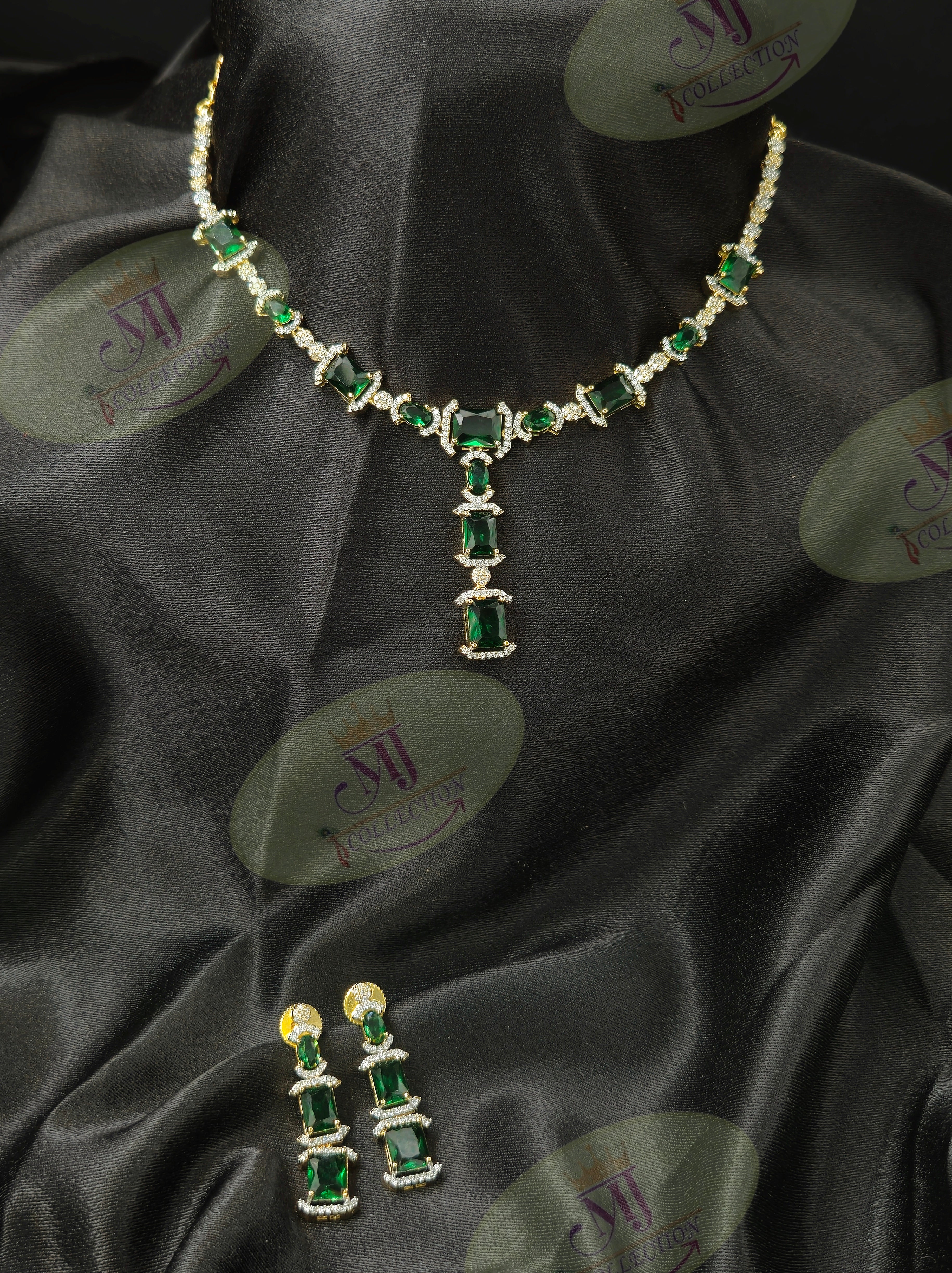 SAAVI GREEN DIAMOND NECKLACE