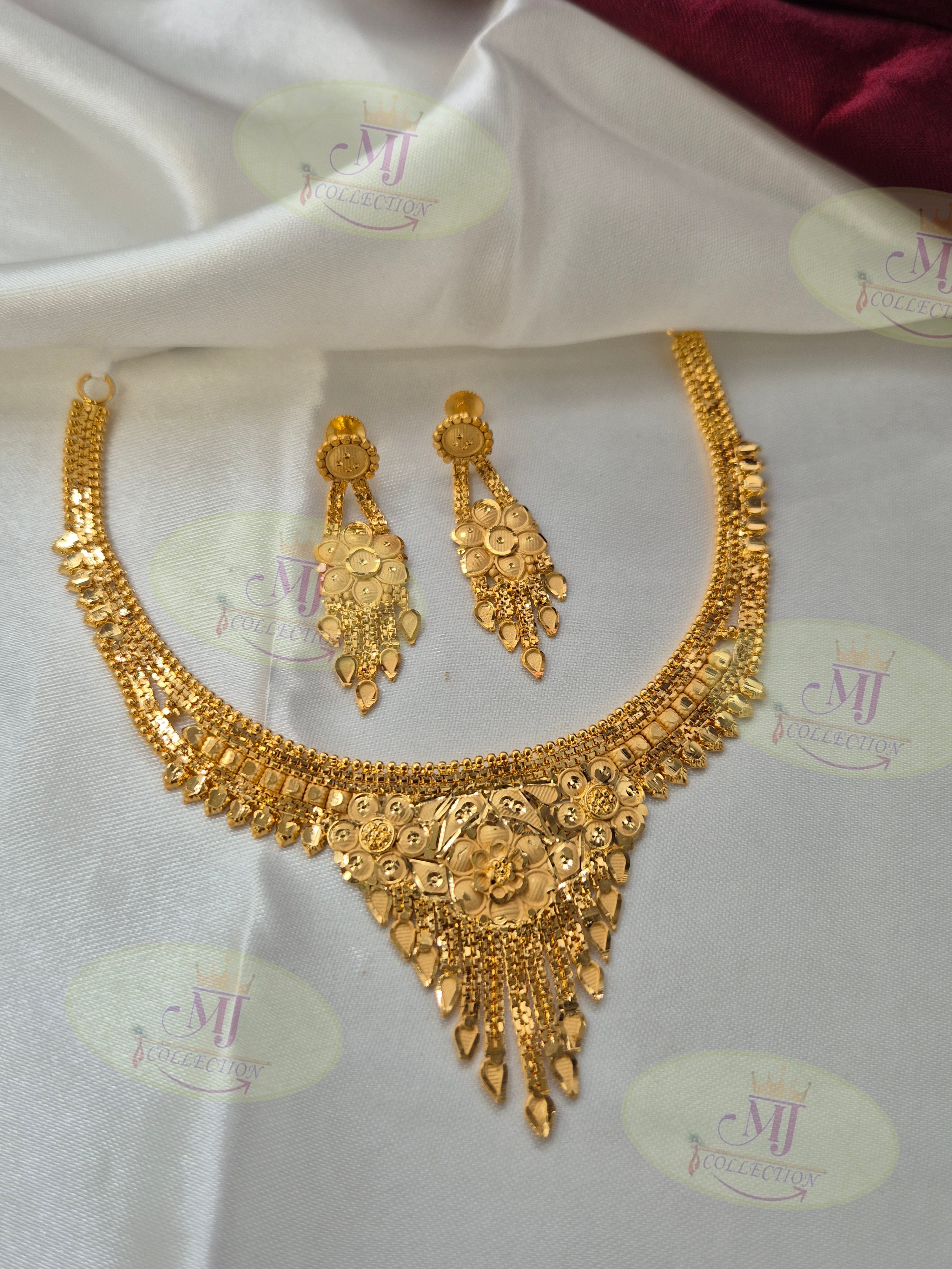 FLORA NECKLACE