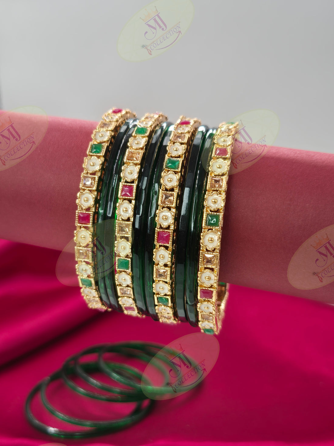 FANCY BANGLES 44