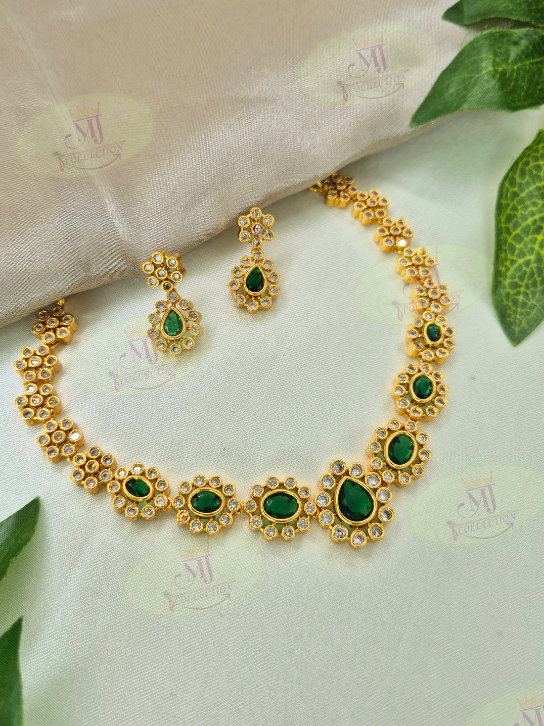 DISHA NECKLACE 4