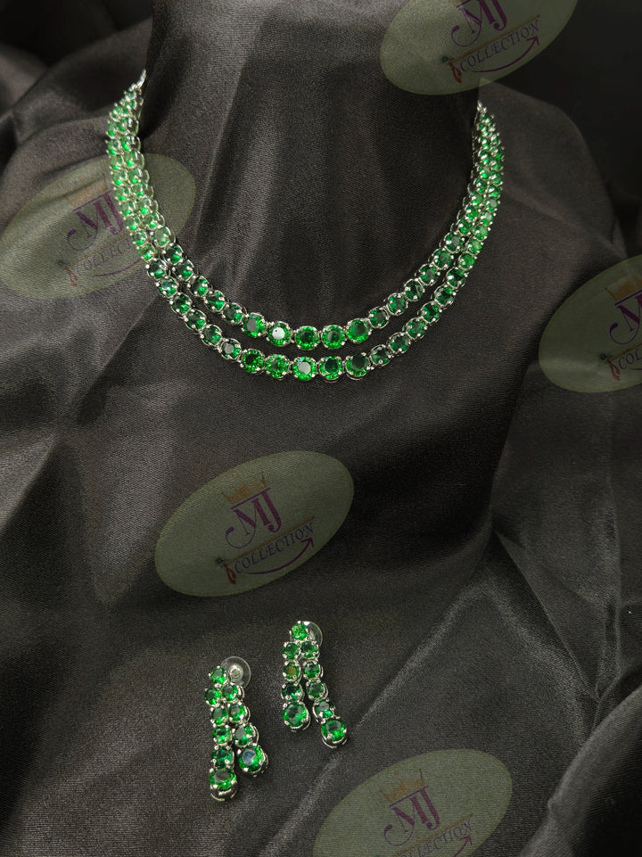 LAYER EMERALD DIAMOND NECKLACE
