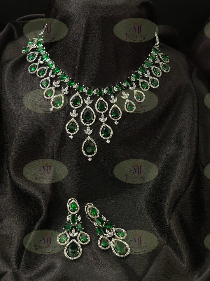 ROYAL DIAMOND NECKLACE